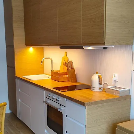 Piaskowy Z Parkingiem Zewnetrznym *